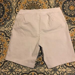 🎈SOLD🎈Size 14 white shorts 🐣